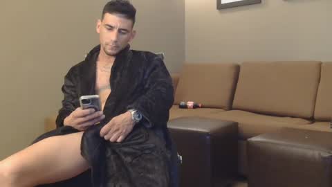 toomuchsmoke online show from December 31, 2:40 am