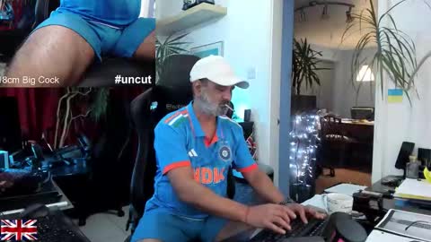 topalphaboss online show from October 7, 8:05 pm