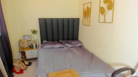 toptranshannah online show from September 21, 12:58 am