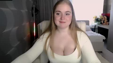 tori_blond online show from March 15, 7:13 am