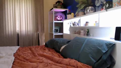 Milly online show from May 14, 11:25 pm