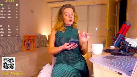 Snapshot of totally_spy chatting on February 20, 6:13 pm Madam Viktoria   Vacation in Portugal  2811 - 0412 online show from February 20, 6:13 pm