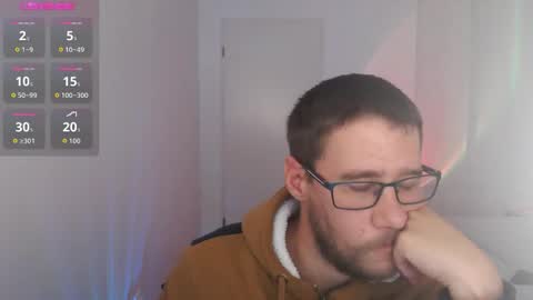 Snapshot of totoclown chatting on October 8, 8:53 am Thomas online show from October 8, 8:53 am