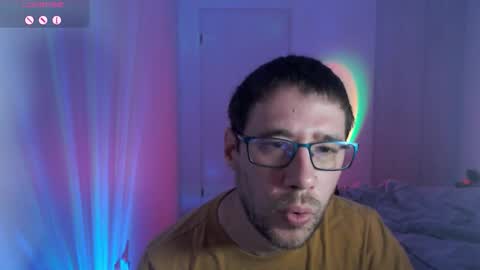 Snapshot of totoclown chatting on October 29, 2:24 am Thomas online show from October 29, 2:24 am