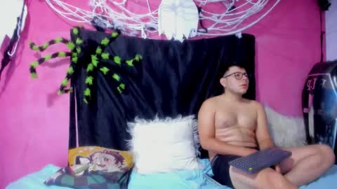 toxiclove01 online show from October 10, 11:53 pm