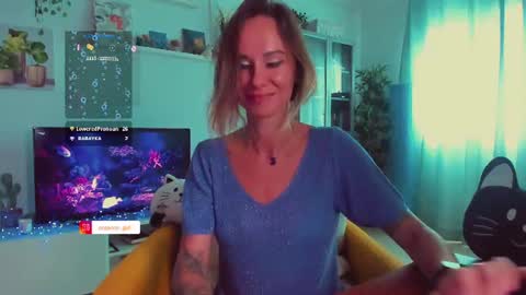Hey my name is Kiri Kiri online show from July 5, 5:42 pm
