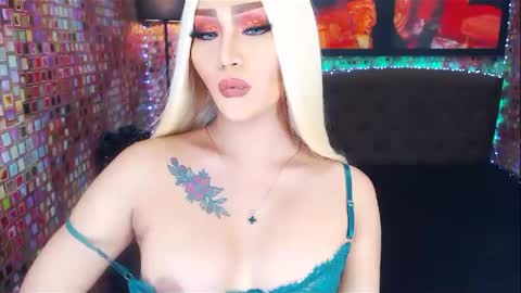 Snapshot of transplayfullolivia chatting on February 17, 9:54 pm KYLIE BELLA  TS online show from February 17, 9:54 pm