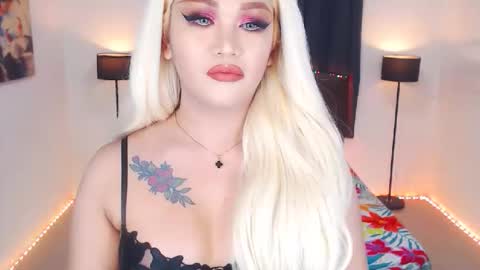 KYLIE BELLA  TS online show from April 9, 7:58 am