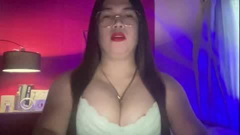 travelergirl online show from November 30, 4:41 am