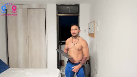 travis bakerr online show from November 29, 11:01 pm