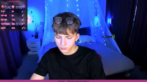 Travis online show from November 8, 9:07 pm