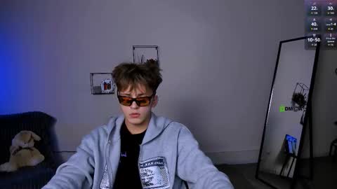 Travis online show from September 15, 7:26 pm