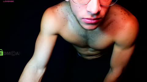 TRAVIS. online show from January 26, 5:02 am