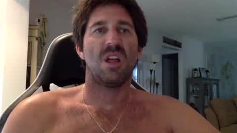 TravisKenn online show from September 16, 6:55 pm