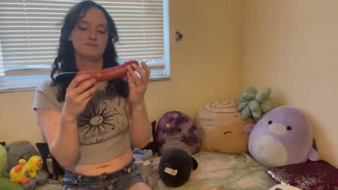 treecups online show from February 27, 10:46 pm