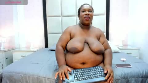 Treisy Vixen big ass online show from June 7, 7:13 am