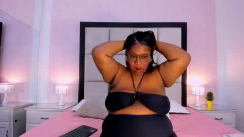 Treisy Vixen big ass online show from August 2, 3:30 am