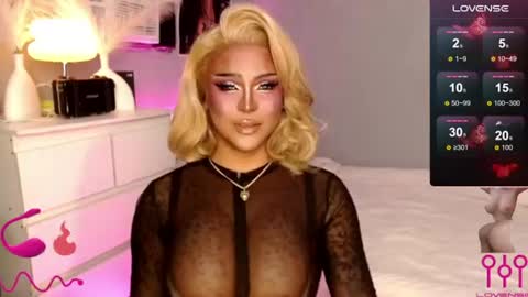 Jade online show from August 6, 3:54 pm