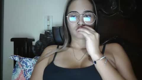 triana_bell online show from January 19, 2:54 am