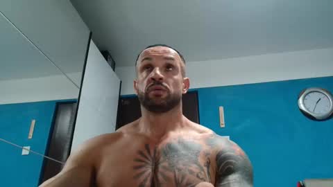 Snapshot of tridentmuscles chatting on October 8, 10:38 pm tridentmuscles online show from October 8, 10:38 pm