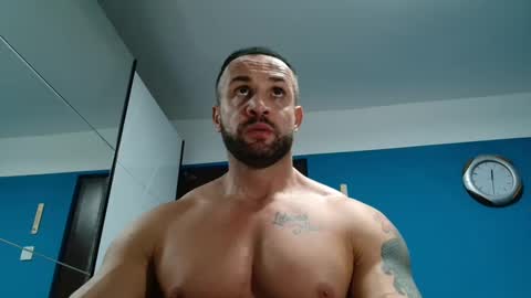 Snapshot of tridentmuscles chatting on January 3, 10:29 pm tridentmuscles online show from January 3, 10:29 pm