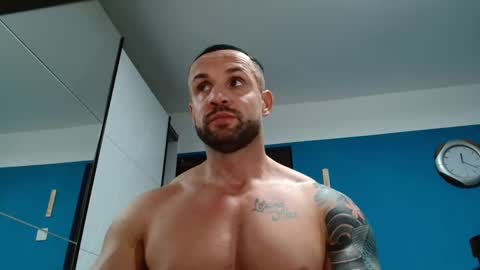 Snapshot of tridentmuscles chatting on January 21, 10:19 pm tridentmuscles online show from January 21, 10:19 pm