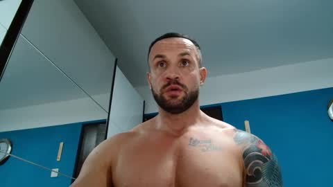 Snapshot of tridentmuscles chatting on January 31, 10:42 pm tridentmuscles online show from January 31, 10:42 pm