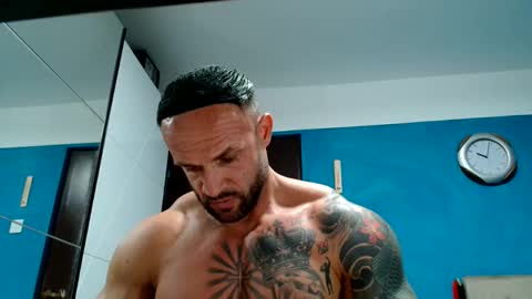 Snapshot of tridentmuscles chatting on October 15, 7:04 pm tridentmuscles online show from October 15, 7:04 pm