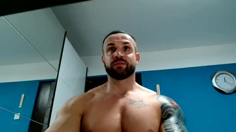 Snapshot of tridentmuscles chatting on February 7, 10:19 pm tridentmuscles online show from February 7, 10:19 pm