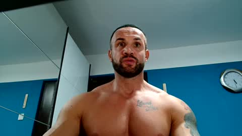 Snapshot of tridentmuscles chatting on January 4, 3:28 pm tridentmuscles online show from January 4, 3:28 pm