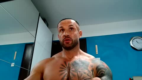 Snapshot of tridentmuscles chatting on October 16, 8:18 pm tridentmuscles online show from October 16, 8:18 pm