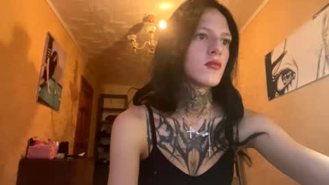 Snapshot of tristalevy chatting on October 7, 5:14 am Sofa Im new here and so far I do not take off the panties online show from October 7, 5:14 am