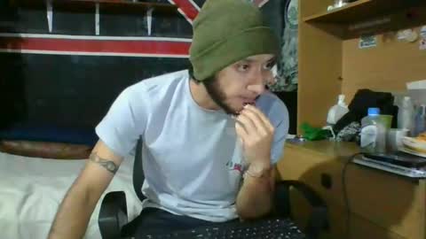 Snapshot of trizquelmen chatting on January 3, 5:39 am Andrew online show from January 3, 5:39 am