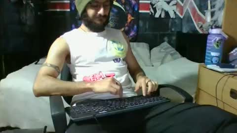 Snapshot of trizquelmen chatting on March 5, 12:05 am Andrew online show from March 5, 12:05 am