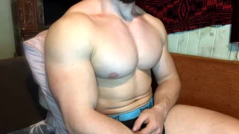 Troncq online show from March 3, 6:24 pm