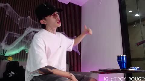 Troy online show from October 21, 7:39 pm