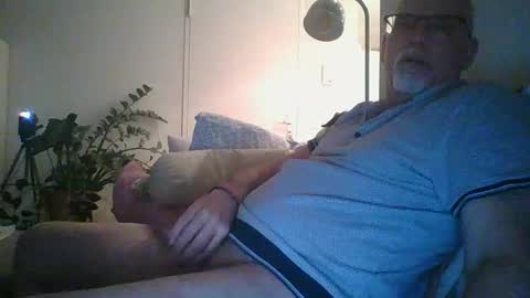 trukturk online show from April 27, 8:28 pm