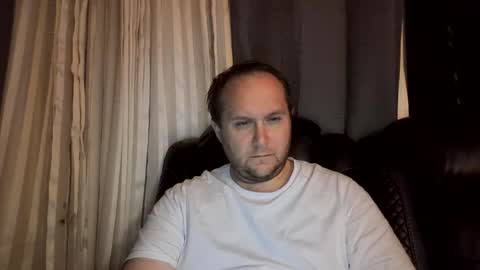 Snapshot of truthiness2019 chatting on October 27, 4:34 am truthiness2019 online show from October 27, 4:34 am