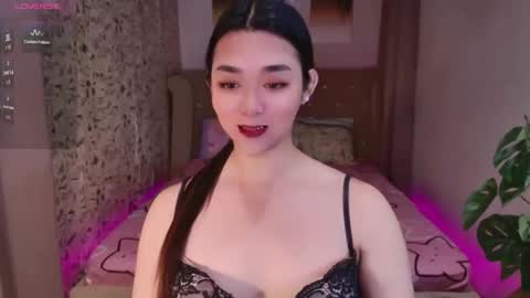 ts_yoshi_ online show from September 20, 6:11 pm