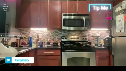 tsfoxx online show from May 13, 1:54 pm