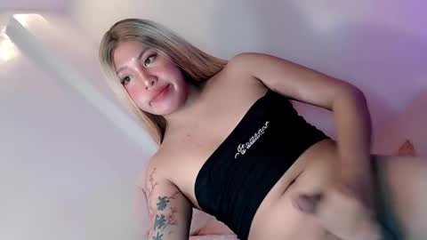 Julian online show from November 12, 8:44 pm