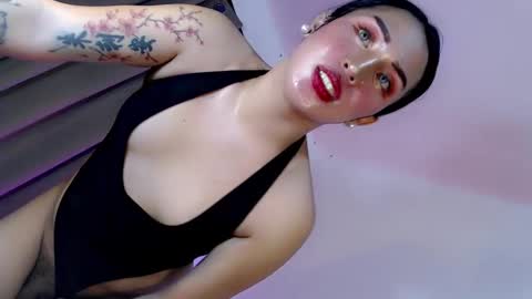 Julian online show from March 8, 10:24 pm