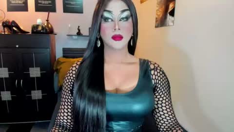 Nicoleeee online show from August 5, 10:40 pm