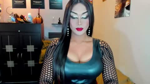 Nicoleeee online show from July 1, 8:50 pm