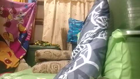 Mae online show from May 8, 10:37 pm