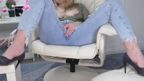 Anna online show from October 3, 6:10 am