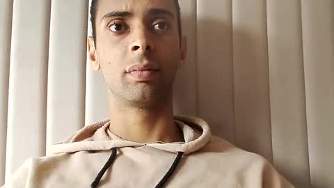 Snapshot of tunisiensexyguy chatting on December 5, 10:28 am TunisienSexyGuy online show from December 5, 10:28 am