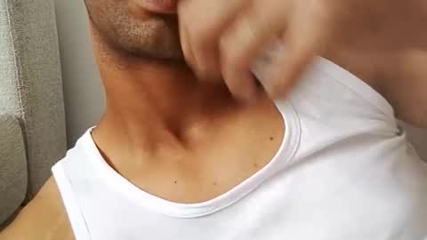 Snapshot of tunisiensexyguy chatting on October 2, 2:05 pm TunisienSexyGuy online show from October 2, 2:05 pm