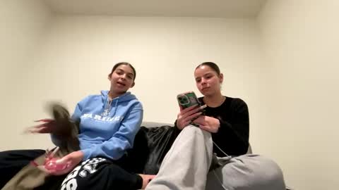 Snapshot of tus_reinas chatting on January 9, 6:59 am Tus reinas online show from January 9, 6:59 am