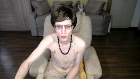 Clementine online show from May 4, 8:54 am
